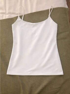 Aritzia Contour white cami tank – size M